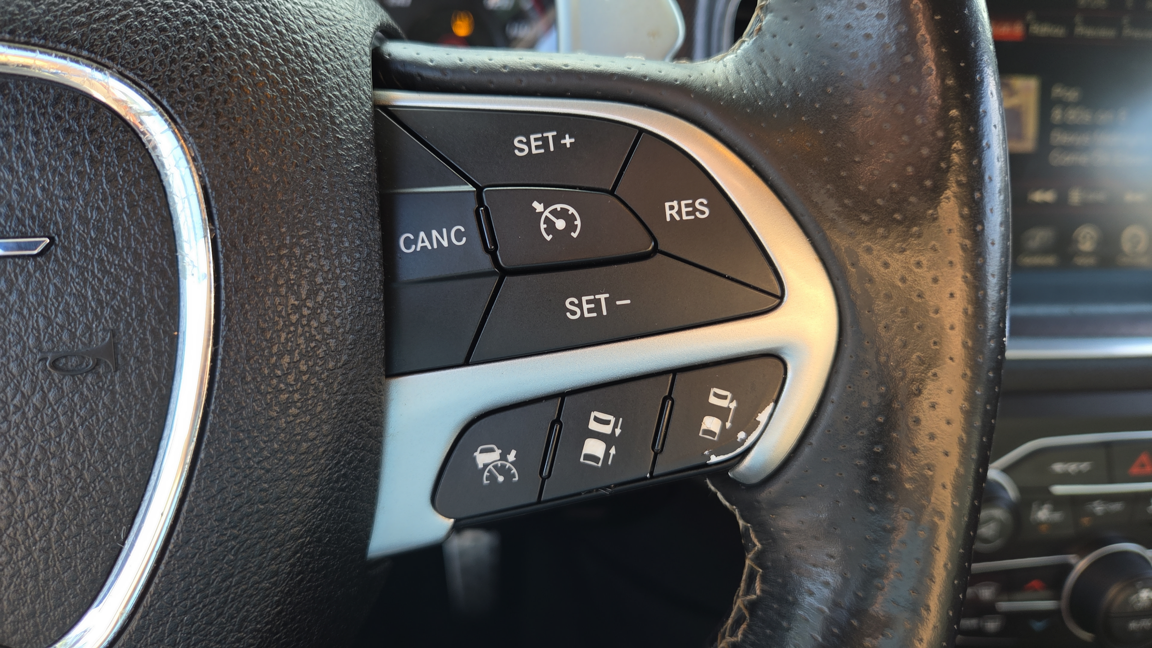 Used 2016 Dodge Charger SRT w/ Harman/Kardon Audio Group RWD image 23
