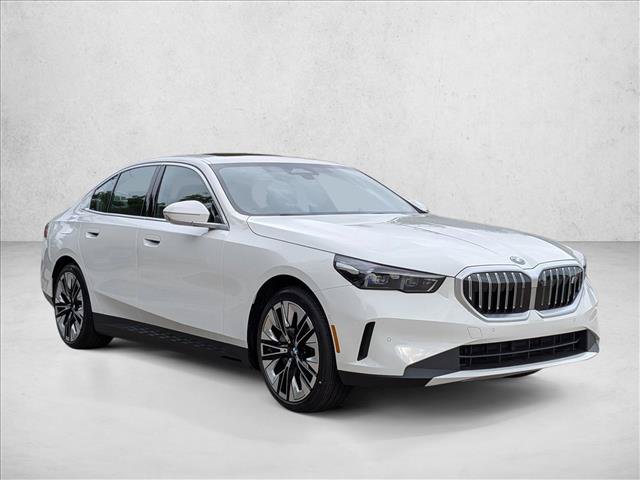 Used 2026 BMW i5 eDrive40 w/ Premium Package RWD image 6