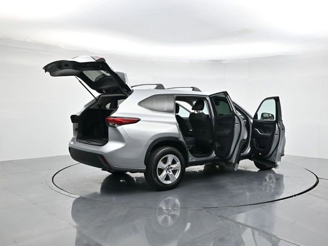 Used 2023 Toyota Highlander L image 49