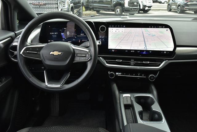 Used 2025 Chevrolet Equinox EV LT image 19