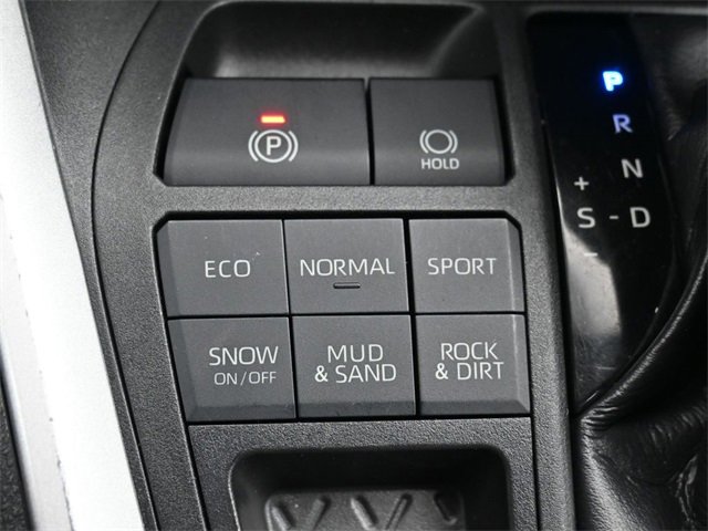 Used 2021 Toyota RAV4 LE image 30