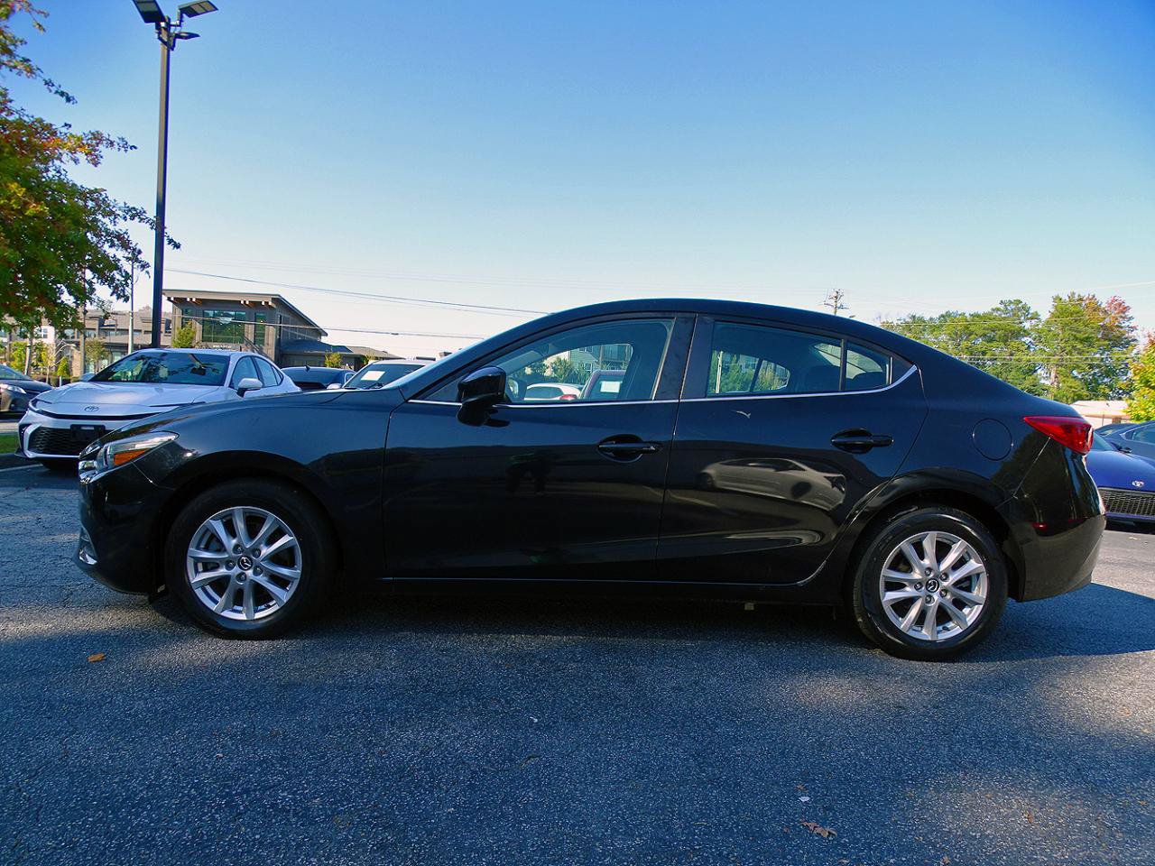 Used 2018 MAZDA MAZDA3 Sport w/ Preferred Equipment Package FWD image 5