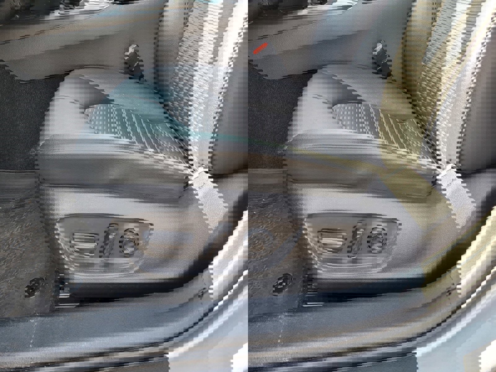 Used 2022 Toyota Camry SE image 12