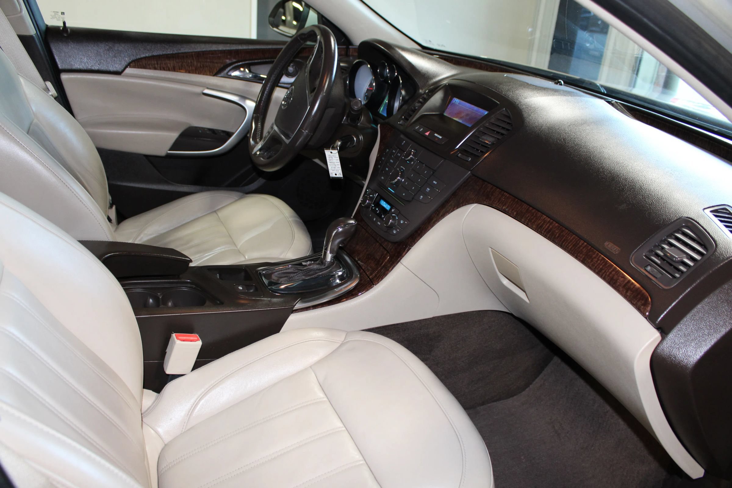 Used 2012 Buick Regal Leather FWD image 22
