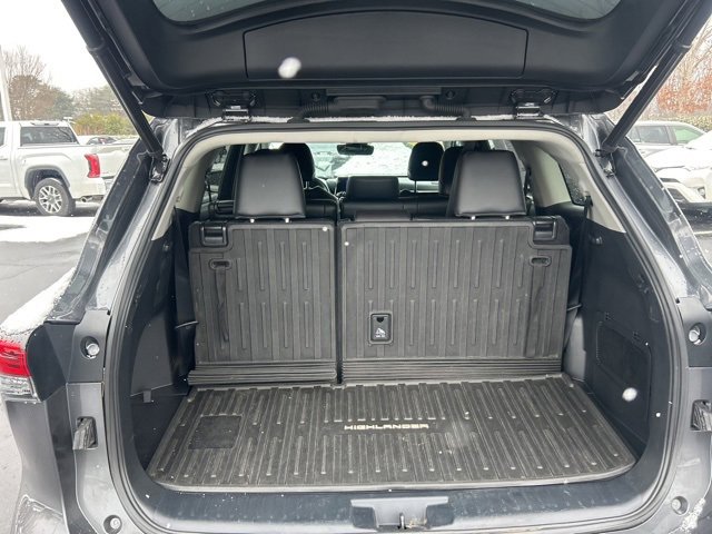 Used 2023 Toyota Highlander XLE image 8