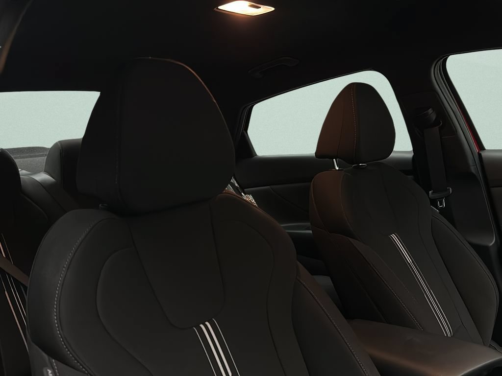 Certified 2025 Hyundai Elantra SEL FWD image 17