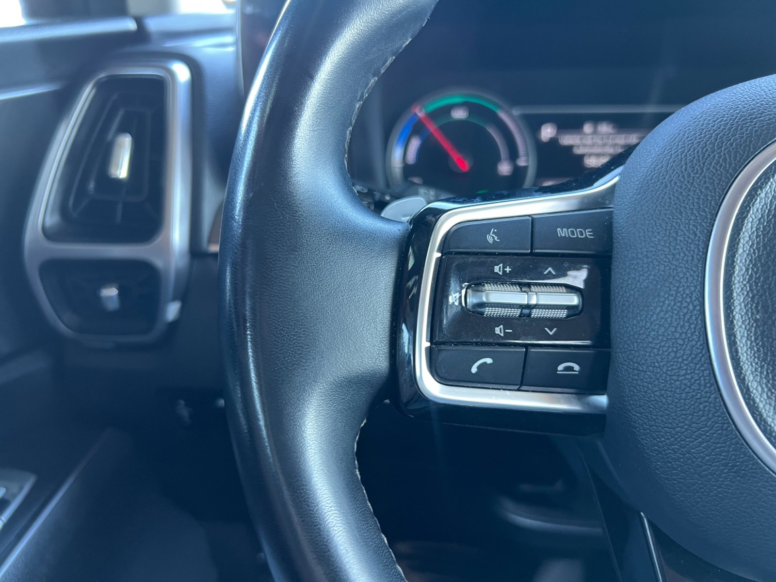 Used 2024 Kia Sorento EX image 17