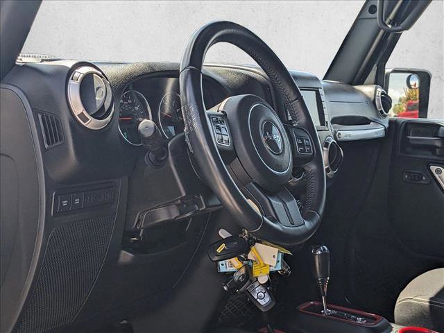 Used 2017 Jeep Wrangler Unlimited Rubicon w/ Connectivity Group image 10