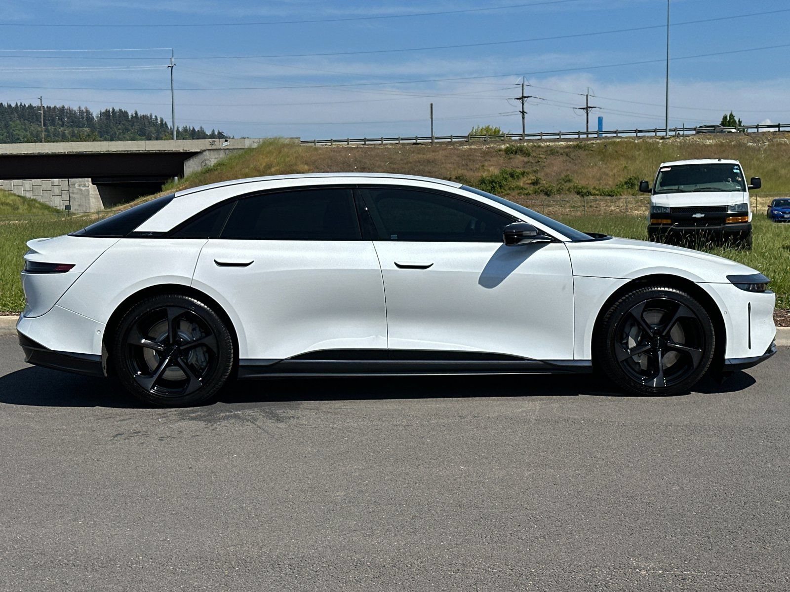 Used 2025 Lucid Air Touring AWD/4WD image 2
