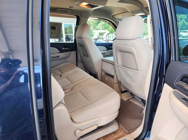 Used 2008 Chevrolet Suburban LS w/ Skid Plate Package AWD/4WD image 16