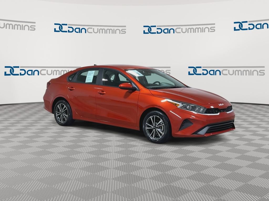 Used 2022 Kia Forte LXS FWD image 2