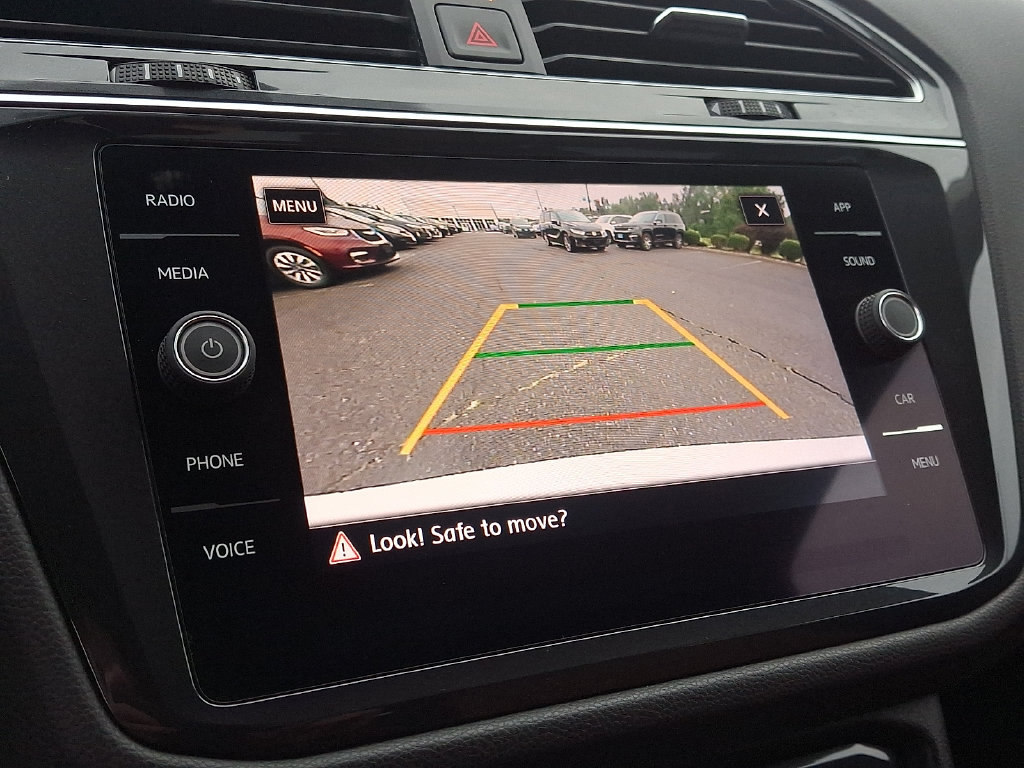 Used 2019 Volkswagen Tiguan SE AWD/4WD image 18