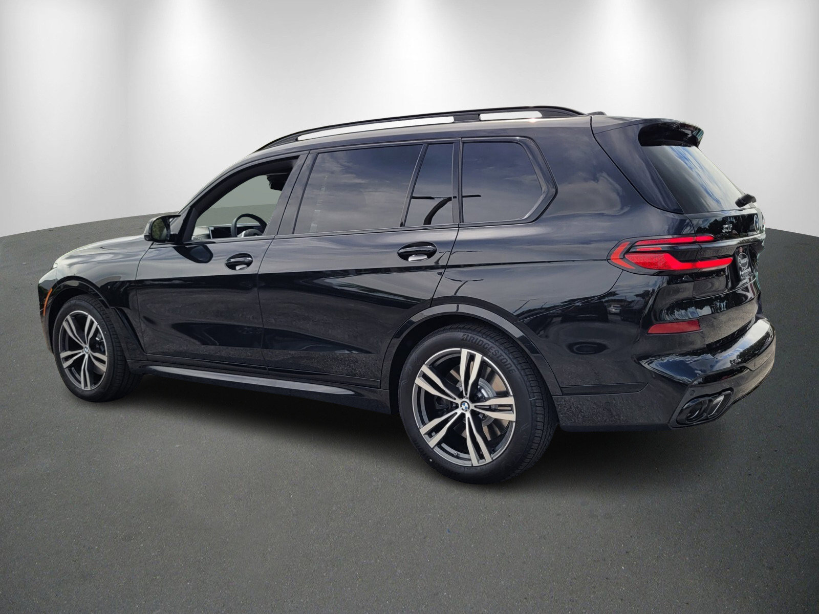 New 2026 BMW X7 M60i image 5