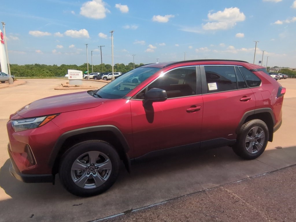 New 2025 Toyota RAV4 LE image 4