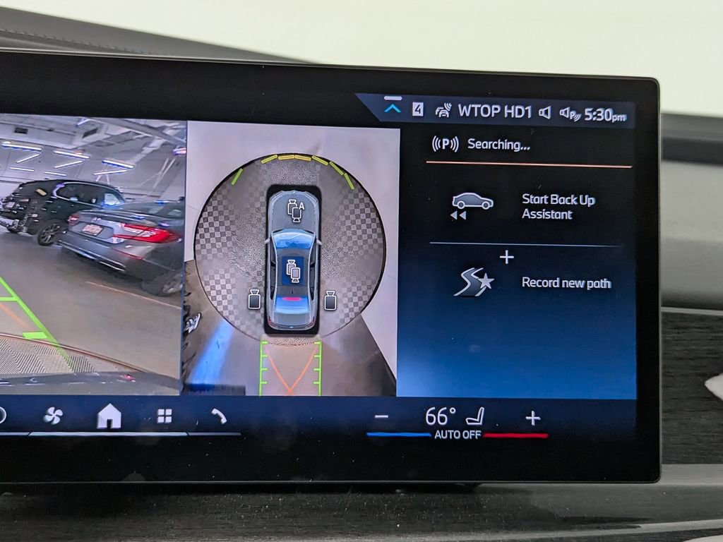 Used 2026 BMW i7 eDrive50 w/ Executive Package RWD image 32