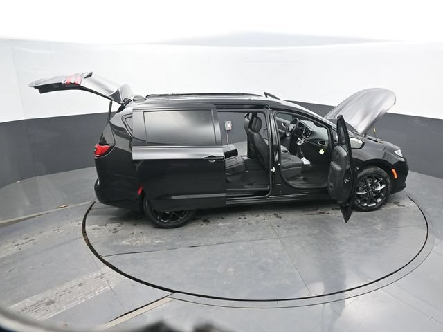 New 2026 Chrysler Pacifica Select w/ S Appearance Package AWD/4WD image 71