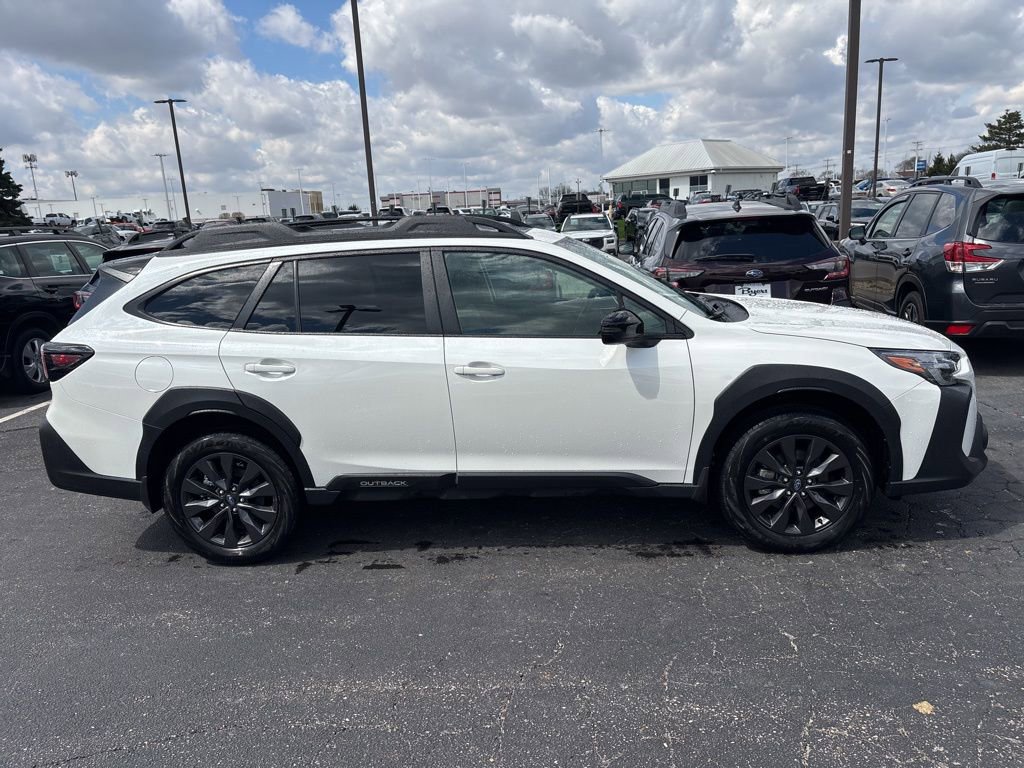 Used 2025 Subaru Outback Onyx Edition w/ Popular Package #2 image 2