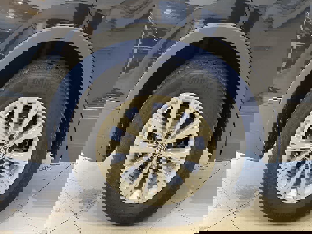 Used 2019 Volkswagen Tiguan S image 13