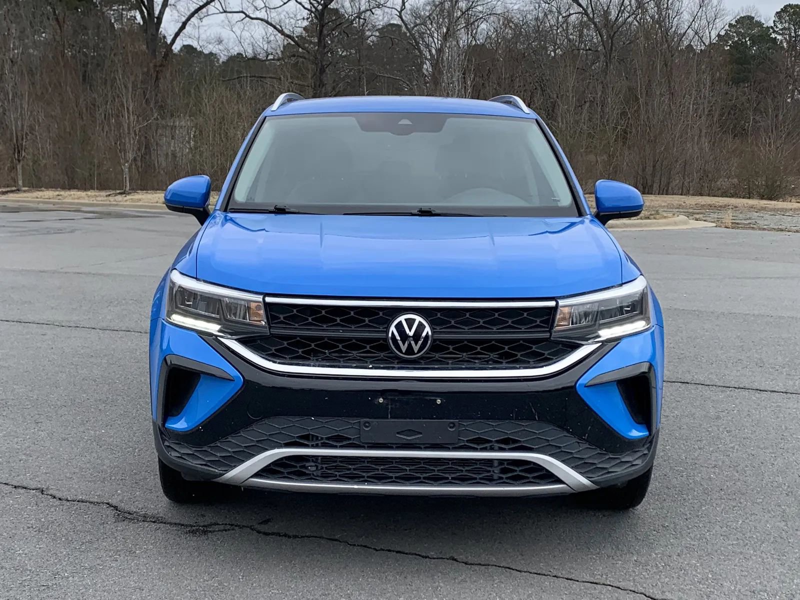 Used 2023 Volkswagen Taos SE w/ Black Wheel Package image 2
