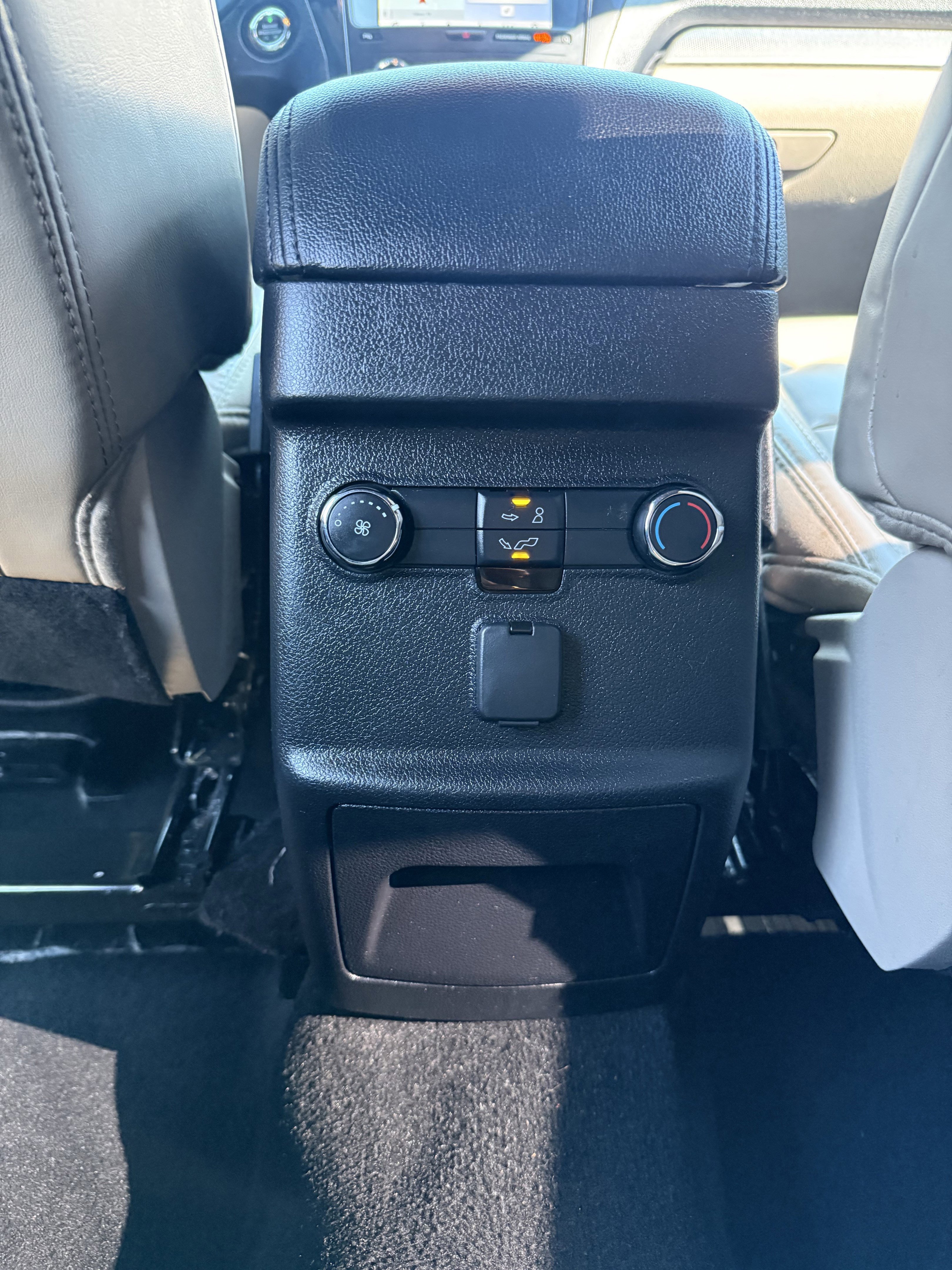 Used 2019 Ford Explorer XLT w/ Equipment Group 202A image 18