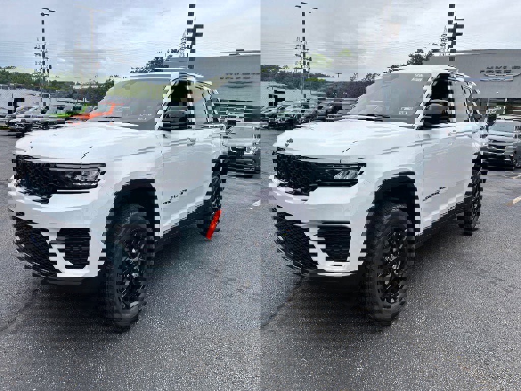 New 2025 Jeep Grand Cherokee Altitude