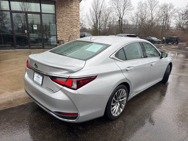 Used 2021 Lexus ES 300h w/ Accessory Package image 3