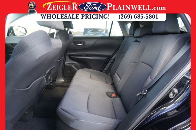 Used 2022 Toyota Venza LE image 12
