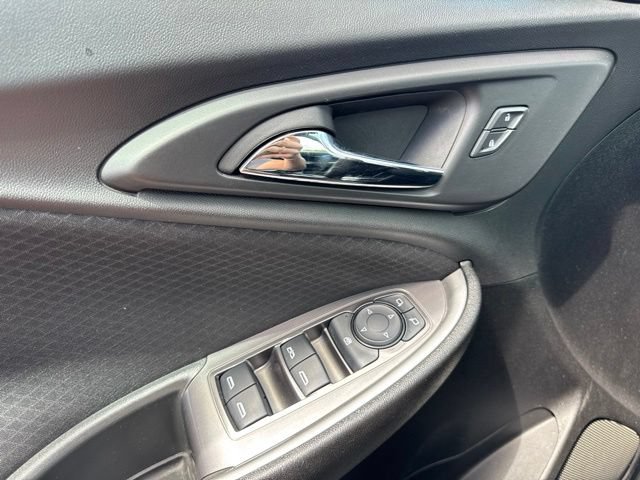 Used 2025 Chevrolet Malibu LT FWD image 19