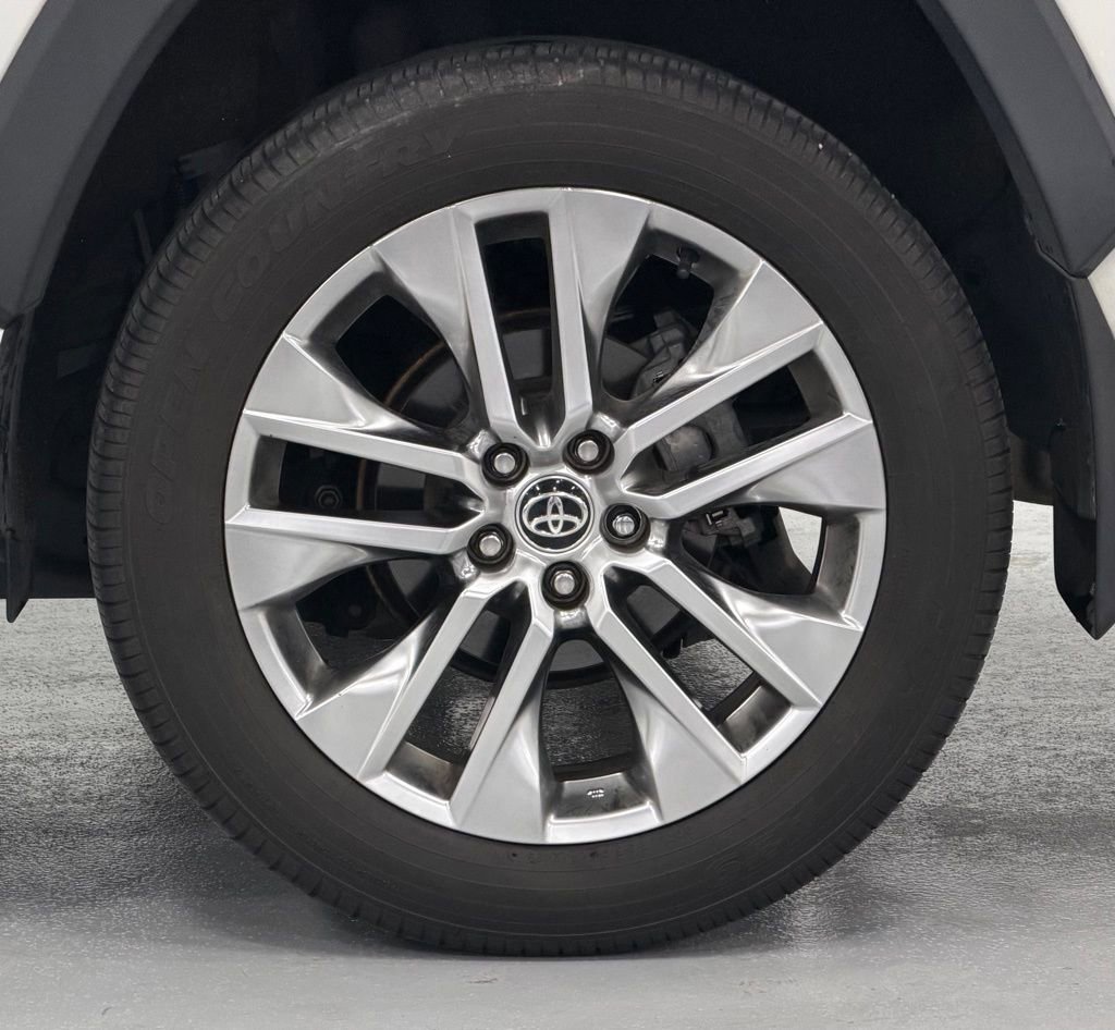 Used 2021 Toyota RAV4 Limited image 8