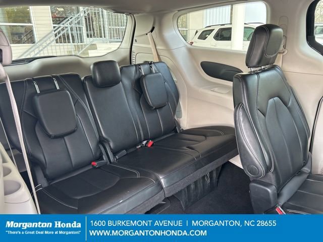 Used 2024 Chrysler Pacifica Touring-L image 35