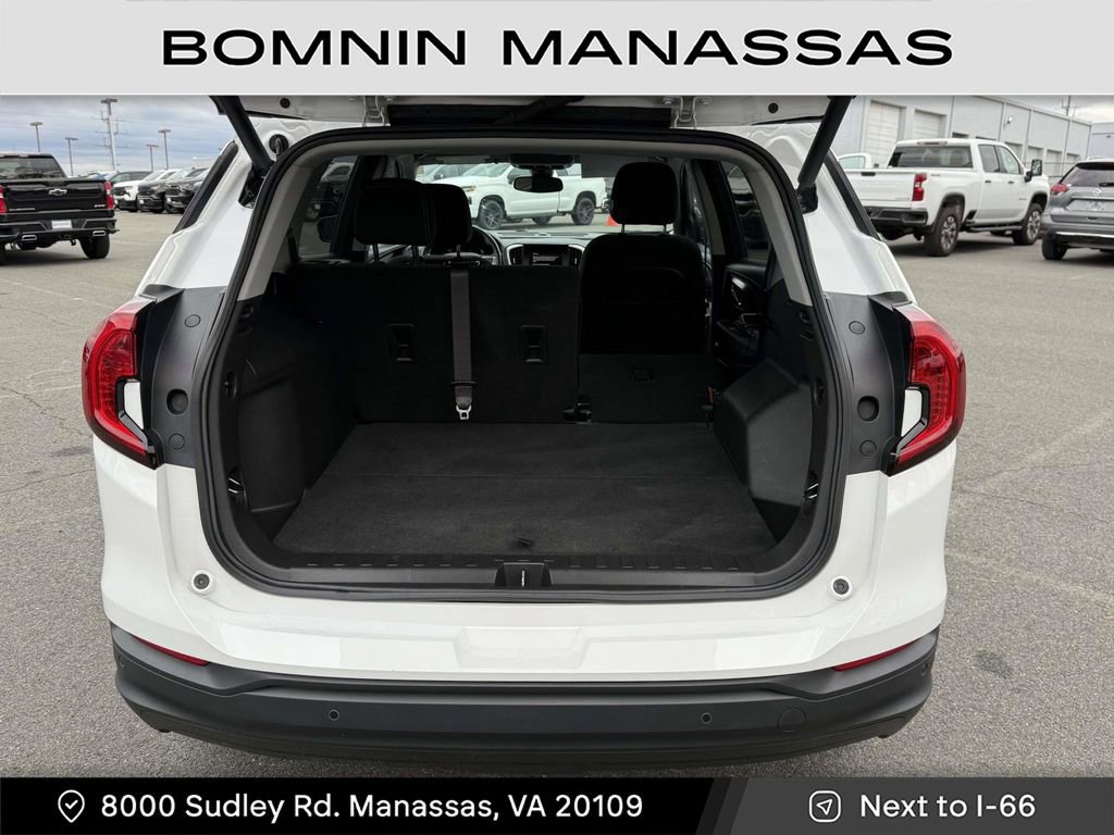 Used 2022 GMC Terrain SLE w/ Driver Convenience Package image 12