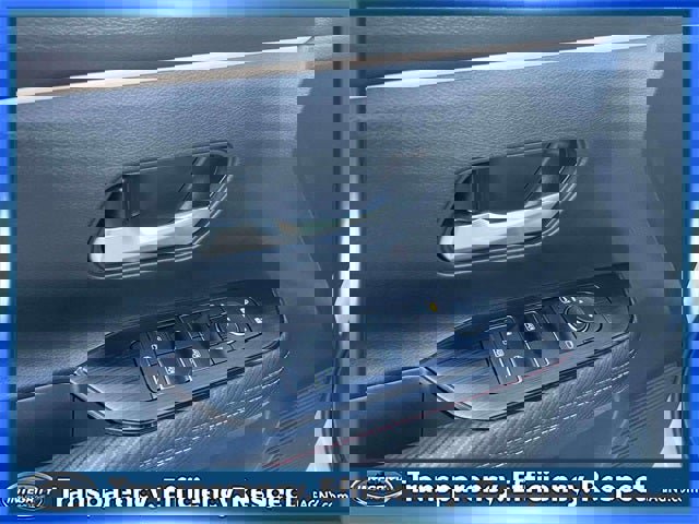 Certified 2025 Nissan Kicks SR image 18