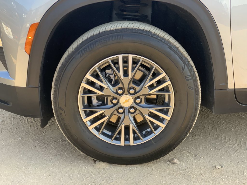 Certified 2026 Chevrolet Traverse LT FWD image 31