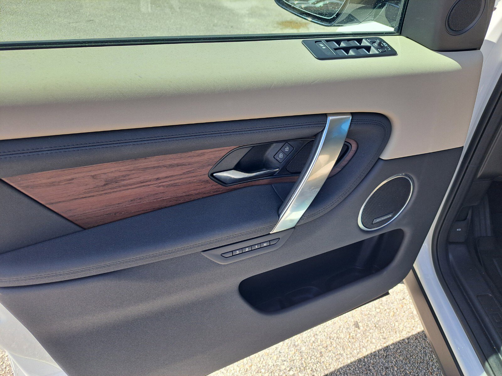 Certified 2025 Land Rover Discovery Sport S image 12