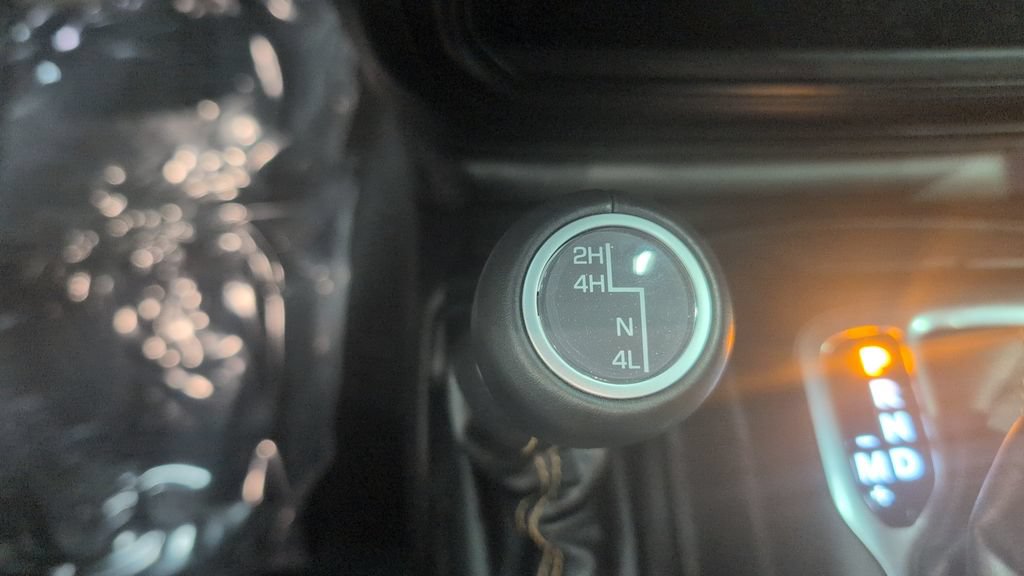 Used 2023 Jeep Wrangler Unlimited Sahara AWD/4WD image 27