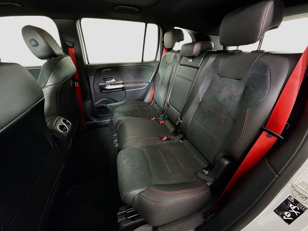 Used 2024 Mercedes-Benz GLB 35 AMG 4MATIC w/ Exclusive Package image 25