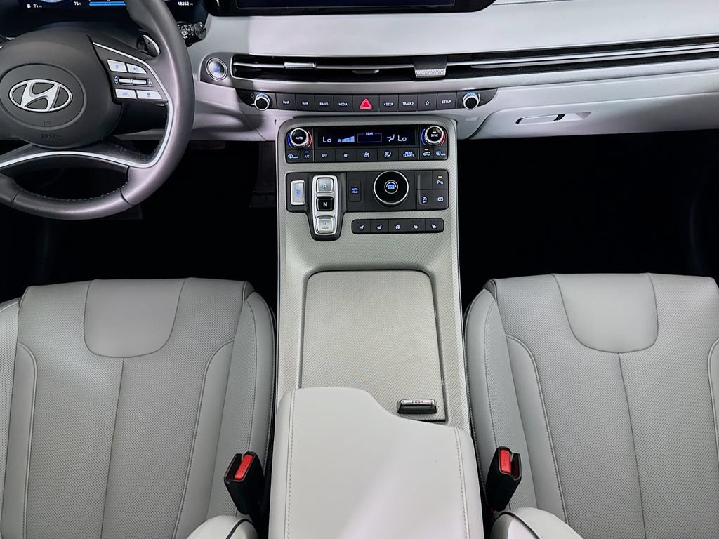 Used 2024 Hyundai Palisade SEL w/ Premium Package FWD image 17