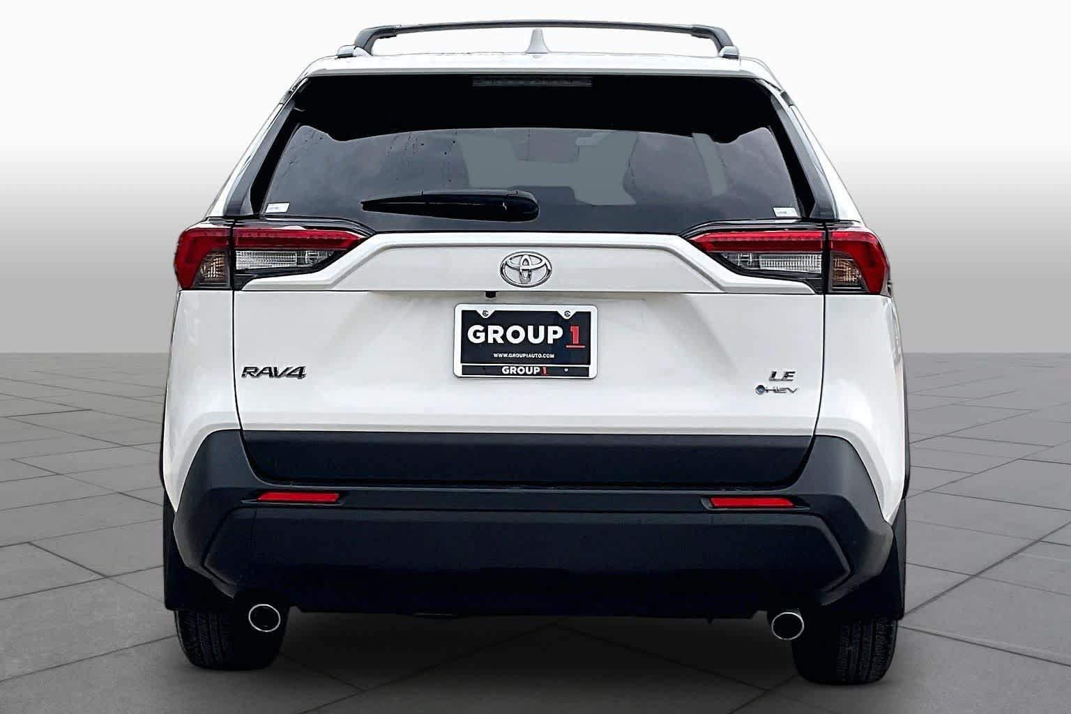 Used 2025 Toyota RAV4 LE AWD/4WD image 5