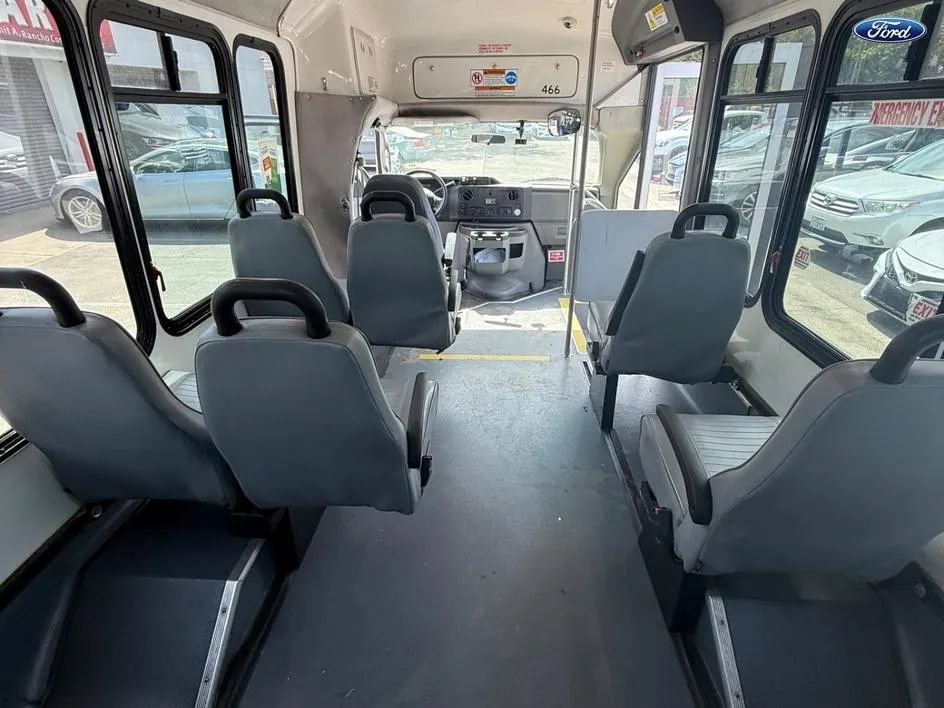Used 2015 Ford E-350 and Econoline 350 Super Duty RWD image 18