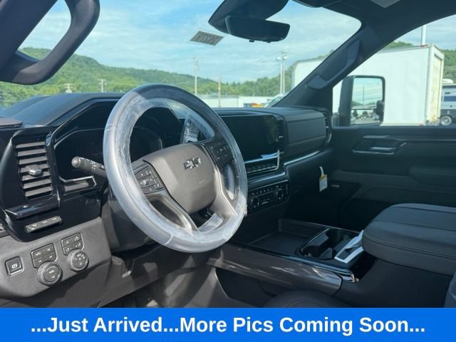 New 2026 Chevrolet Silverado 2500 ZR2 w/ LPO, Dark Essentials Package AWD/4WD image 4