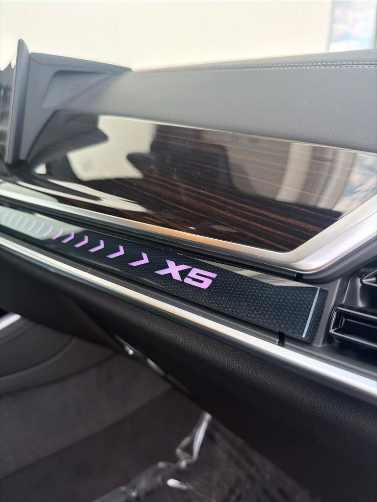 New 2026 BMW X5 xDrive40i w/ Climate Comfort Package image 24