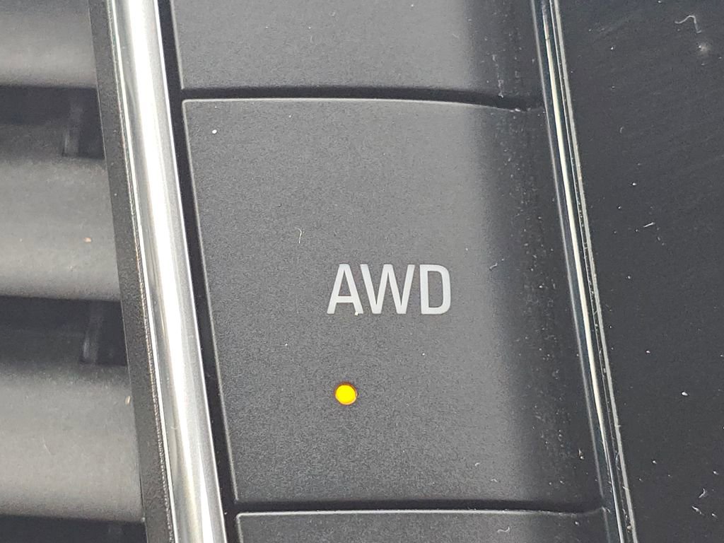 Used 2020 Buick Enclave Essence w/ Sport Touring Edition image 4