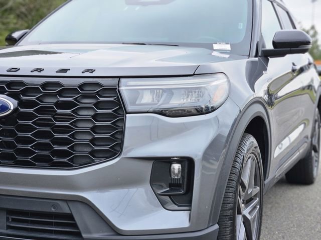 Used 2025 Ford Explorer ST-Line w/ ST-Line Street Pack image 9