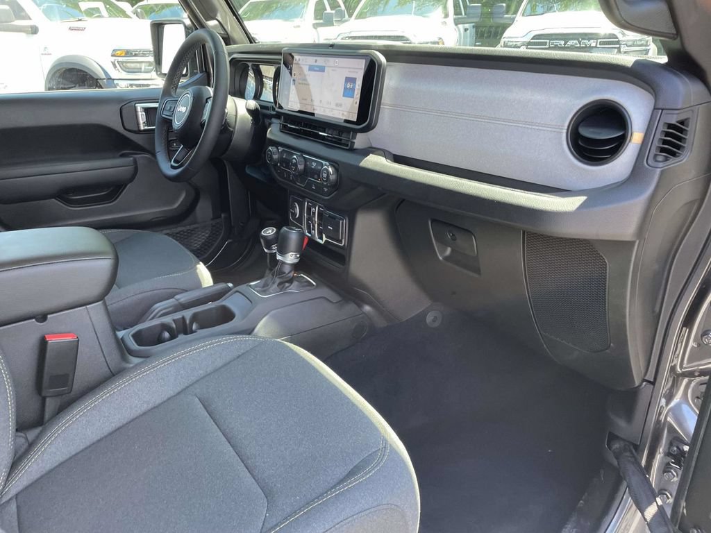 Used 2026 Jeep Gladiator Sport AWD/4WD image 14