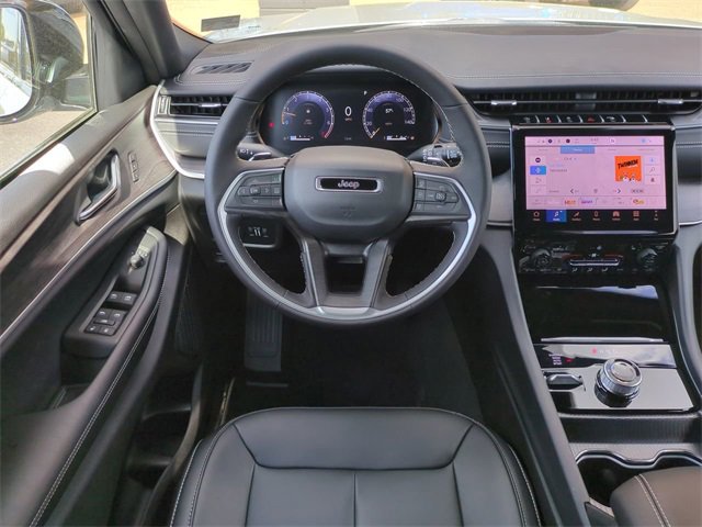 New 2025 Jeep Grand Cherokee L Limited w/ Black Appearance Package image 16