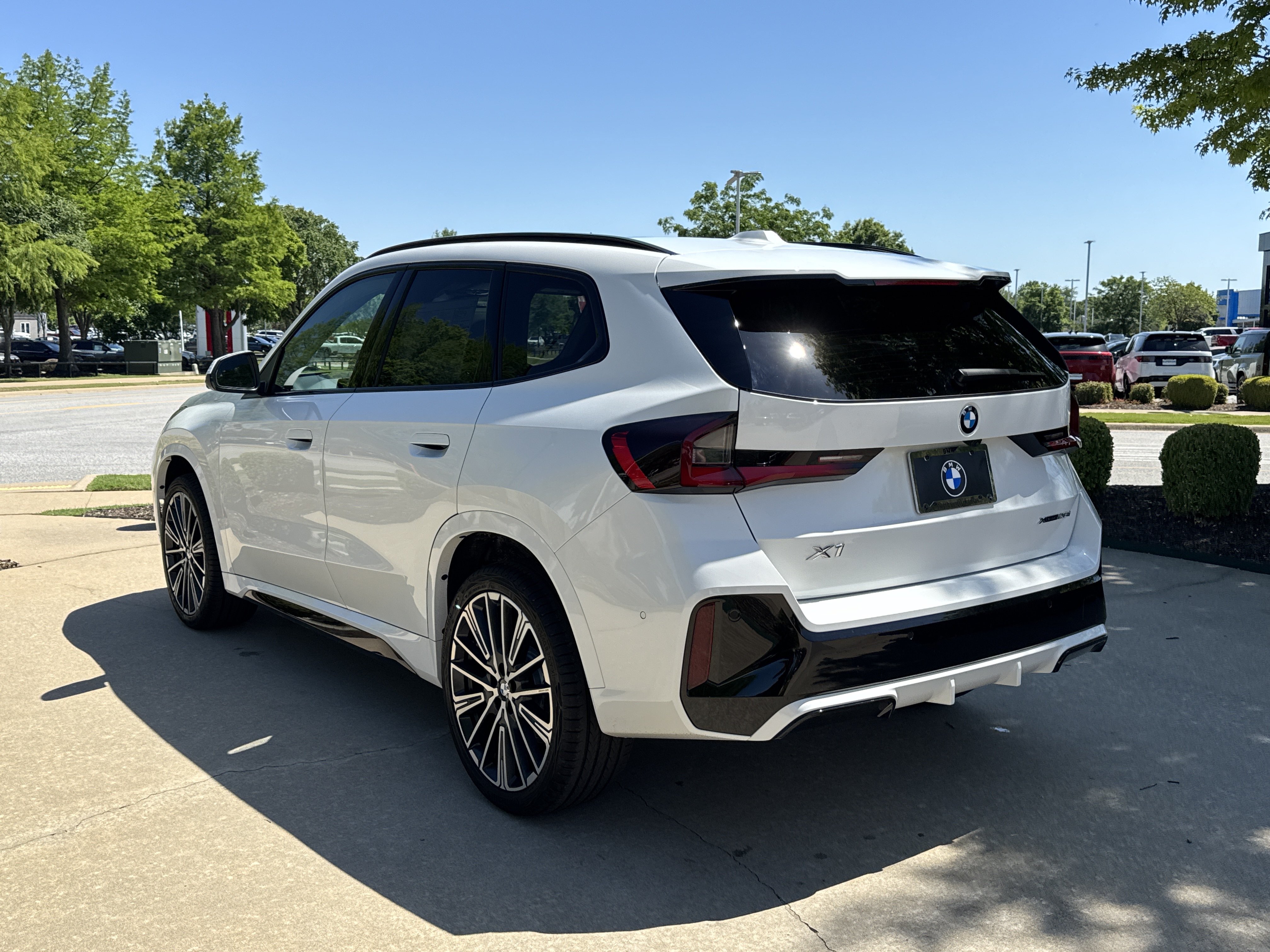 New 2026 BMW X1 xDrive28i w/ Technology Package AWD/4WD image 3