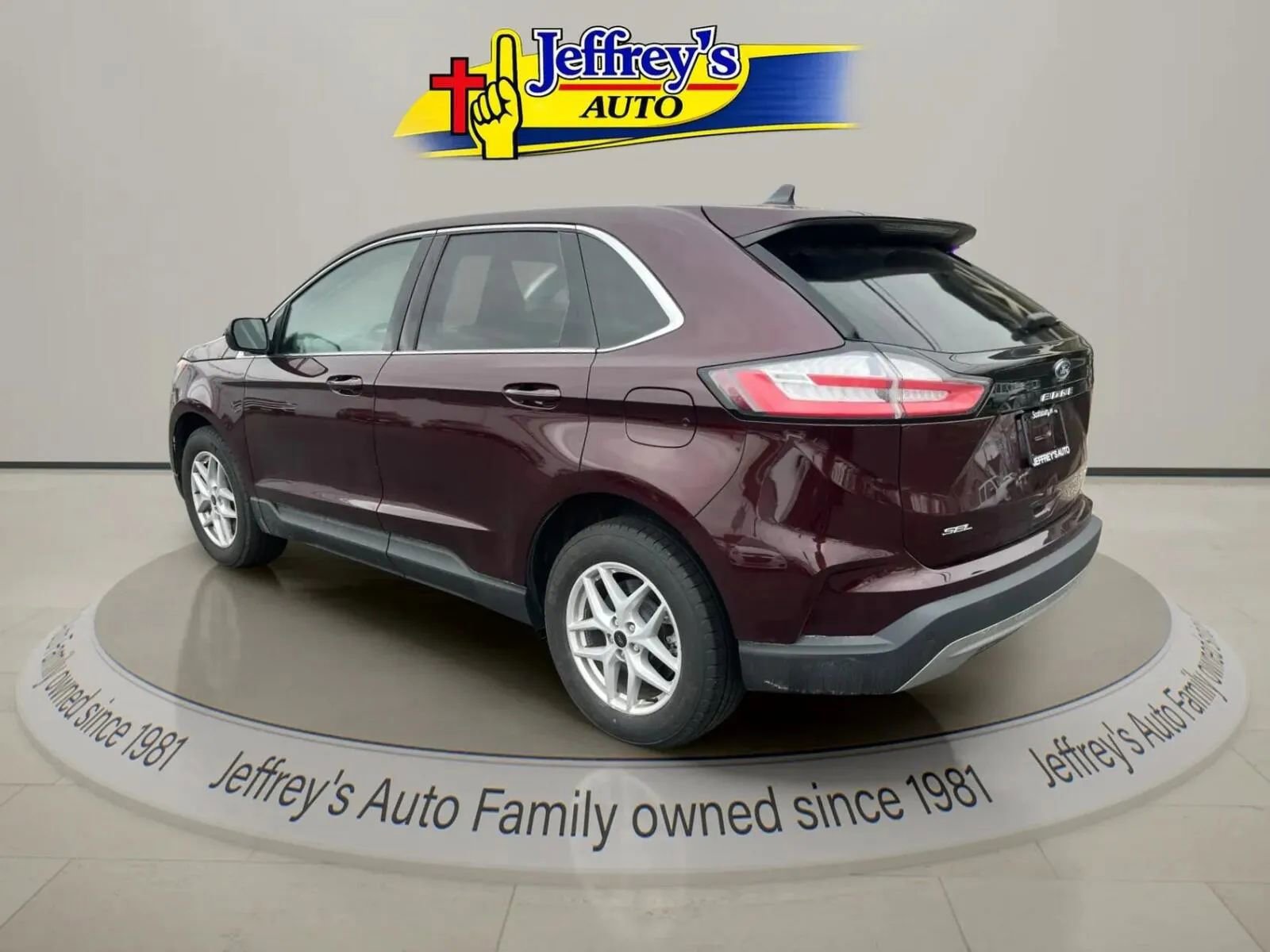 Used 2023 Ford Edge SEL image 3