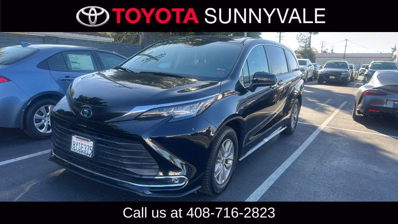 Used 2022 Toyota Sienna XLE AWD/4WD image 1