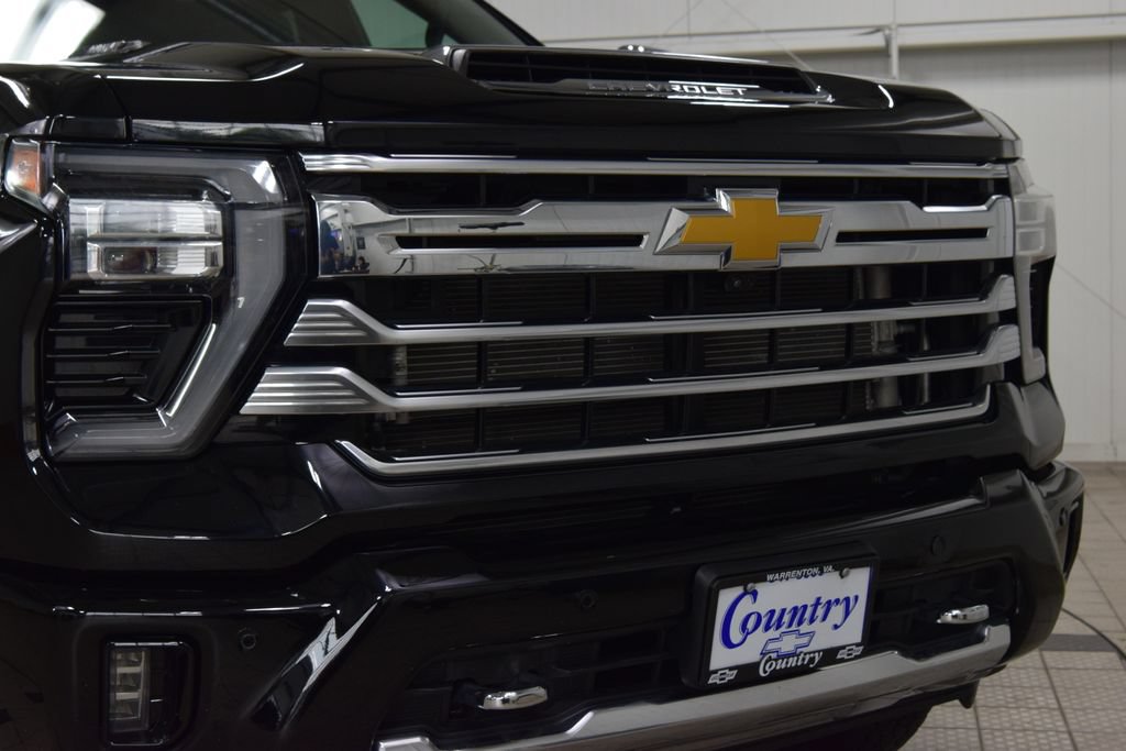 Used 2024 Chevrolet Silverado 3500 High Country w/ Technology Package AWD/4WD image 13