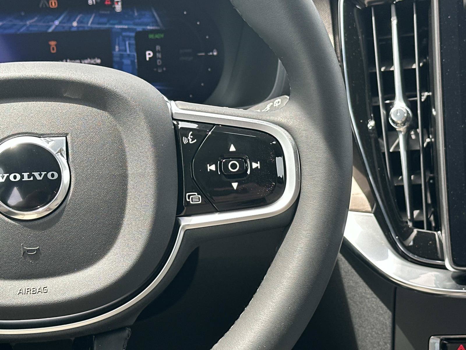 New 2026 Volvo XC90 T8 Plus w/ Protection Package Premier AWD/4WD image 9